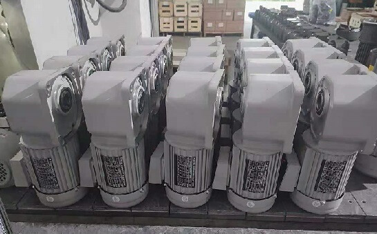 直交軸減速電機(jī)SGF30-HL-400W-30S廠家發(fā)貨通知