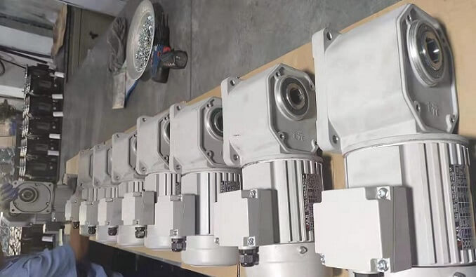 撕碎機直角電機 蘇州士元直交軸減速機廠家直發(fā)