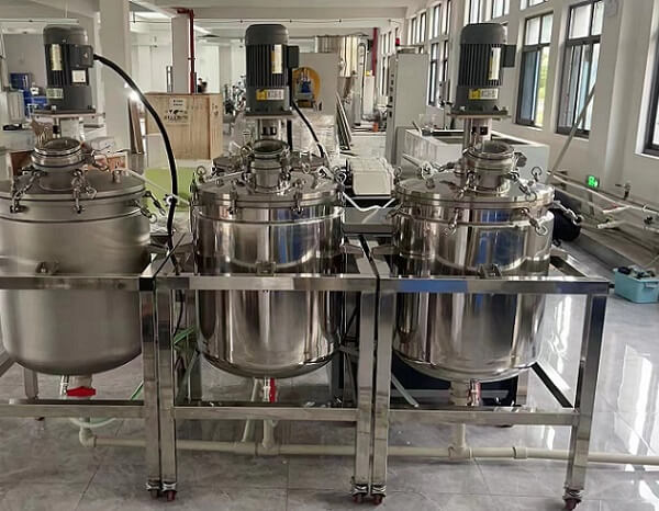 小型反應(yīng)釜上立式齒輪減速馬達的應(yīng)用