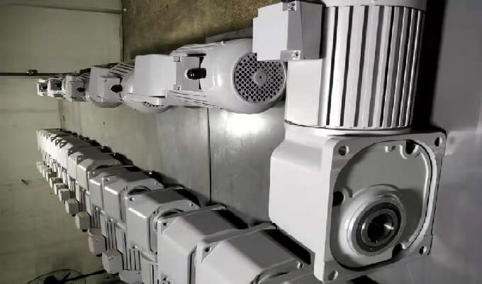 士元直角電機(jī) SGF30孔-400W直角減速電機(jī)工廠直發(fā)