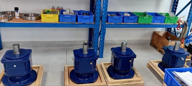 邁傳PX330L1-5-S2-P2精密行星減速機外形圖